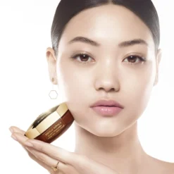 GUERLAIN Abeille Royale Honey Treatment Night Cream 17 GUERLAIN Abeille Royale Honey Treatment Night Cream -Promos Beau Lisse Boutique guerlain abeille royale honey treatment night cream creme de nuit raffermissante anti rides rechargeable 4