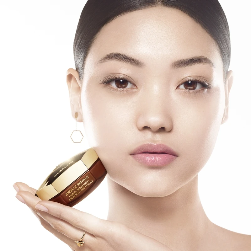 GUERLAIN Abeille Royale Honey Treatment Night Cream 7 GUERLAIN Abeille Royale Honey Treatment Night Cream – Image 5