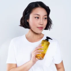 Shu Uemura Deep Cleanser Pure Serenity -Promos Beau Lisse Boutique shu uemura deep cleanser pure serenity shampoing nettoyant en profondeur pour cheveux et cuir chevelu gras 3